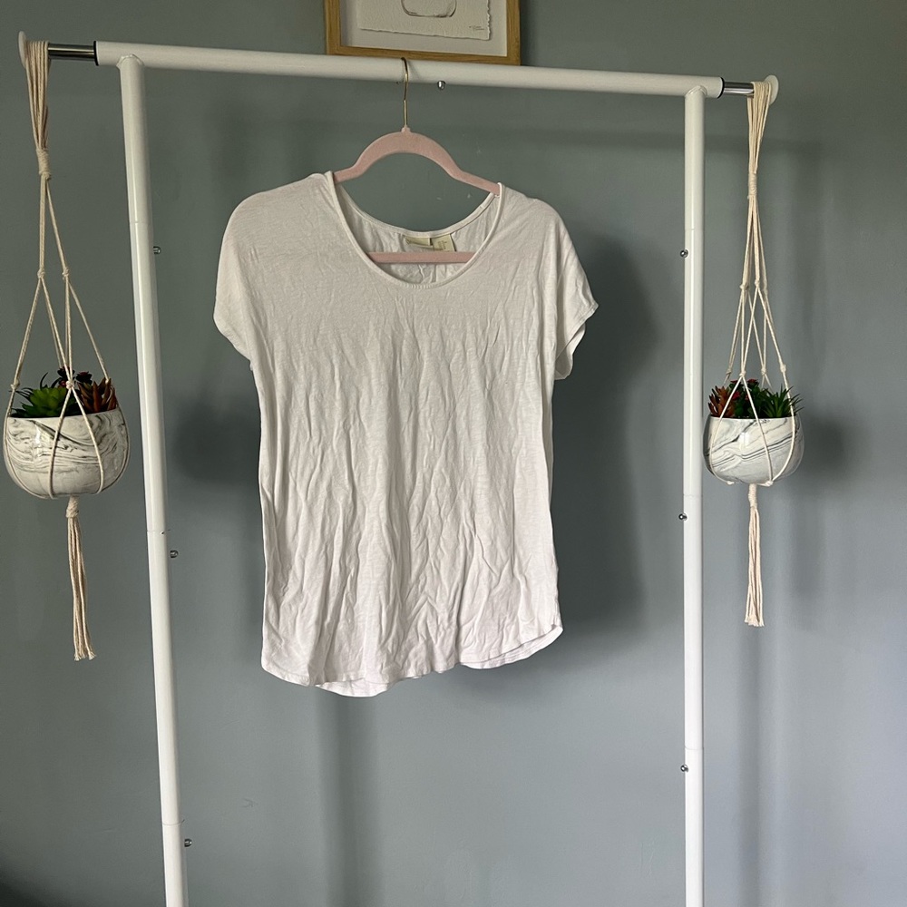 White t-shirt